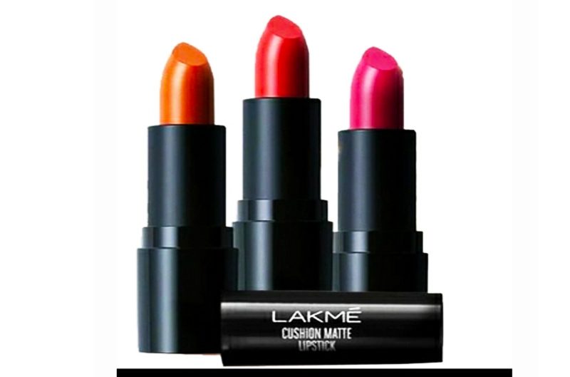 lakme-cushion-matte-lipstick-cr7-4